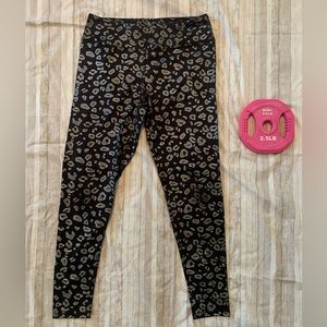 💪🏻 Kyodan Black/Silver Cheetah Medium Leggings